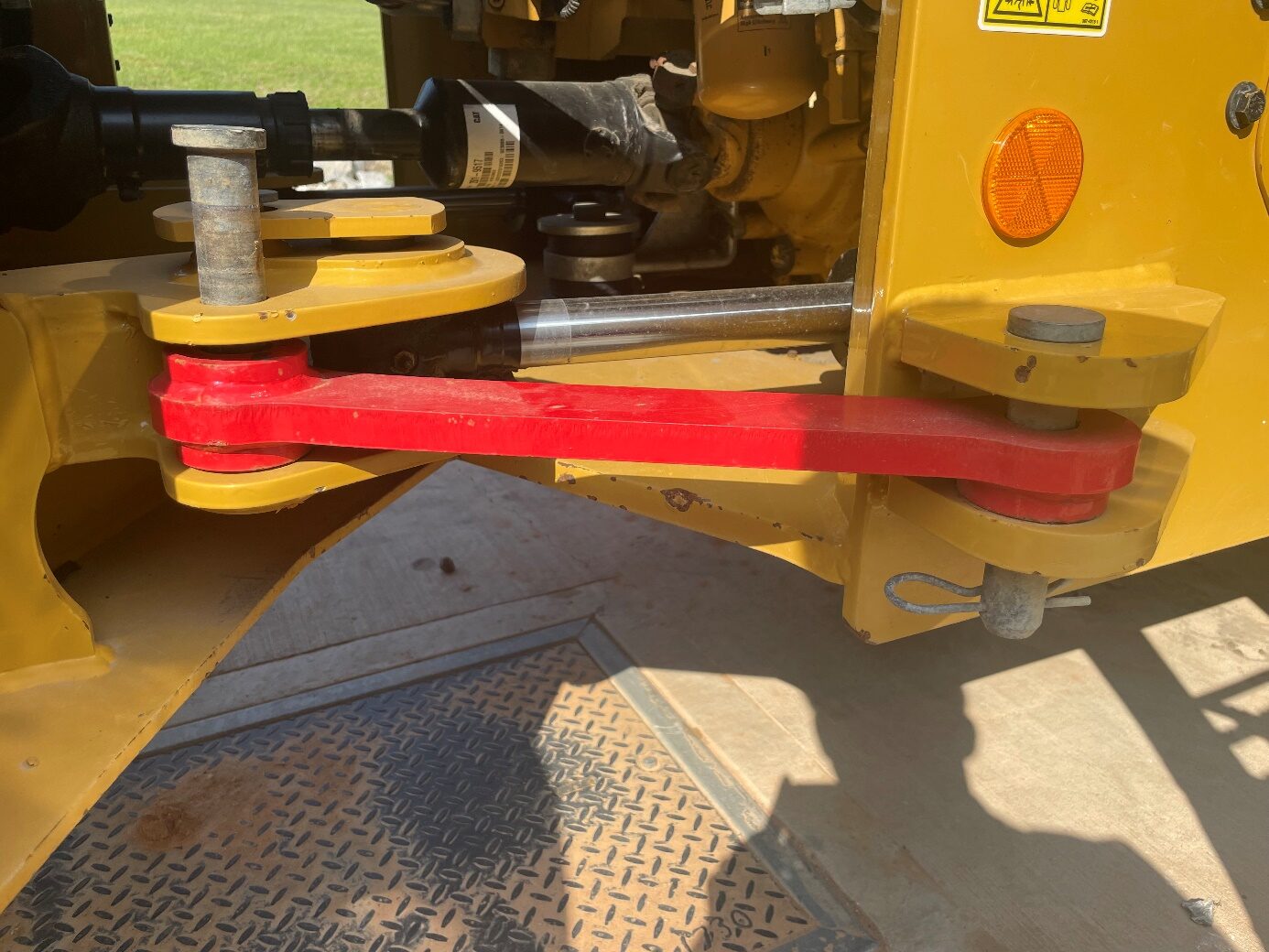 Safety lockout link installed on the 926 SWL